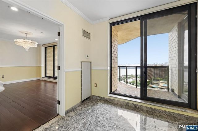 900 Palisade Avenue 20A, Fort Lee, NJ 07024