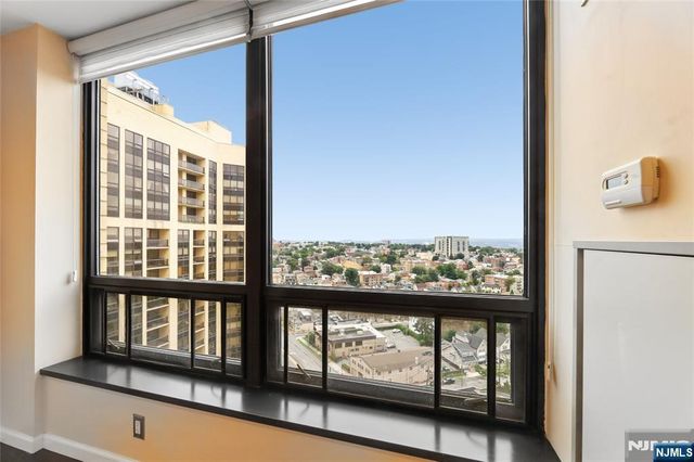 900 Palisade Avenue 20A, Fort Lee, NJ 07024