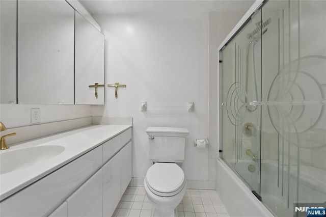 900 Palisade Avenue 20A, Fort Lee, NJ 07024