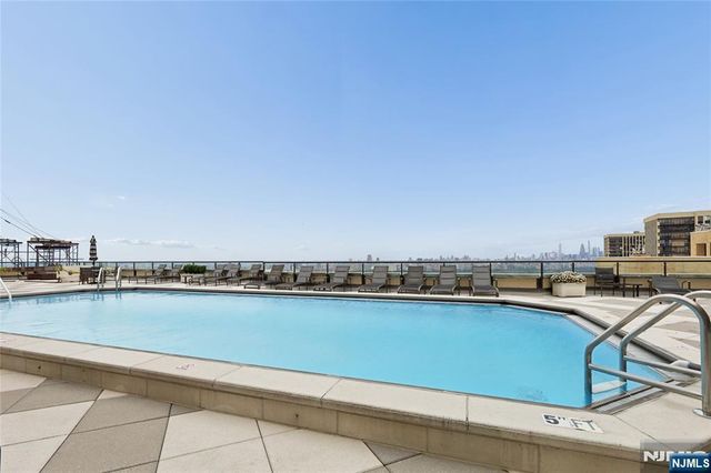 900 Palisade Avenue 20A, Fort Lee, NJ 07024