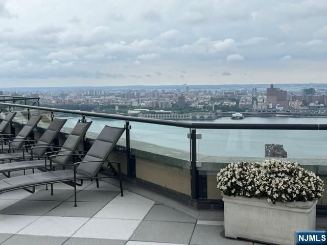 900 Palisade Avenue 20A, Fort Lee, NJ 07024