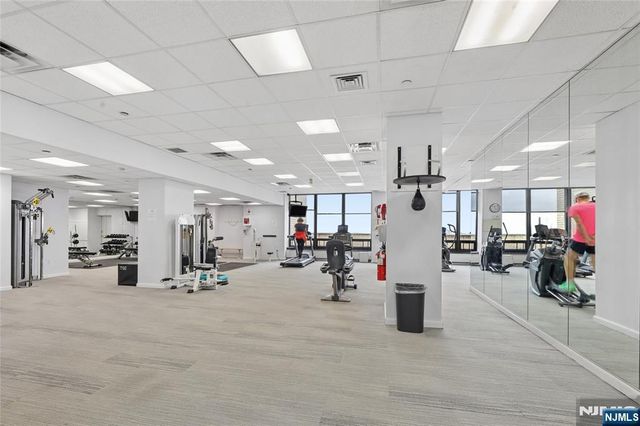 900 Palisade Avenue 20A, Fort Lee, NJ 07024