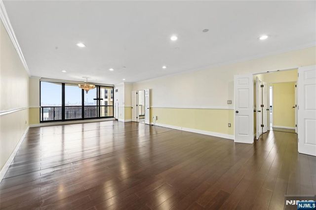 900 Palisade Avenue 20A, Fort Lee, NJ 07024