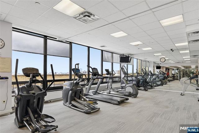 900 Palisade Avenue 20A, Fort Lee, NJ 07024
