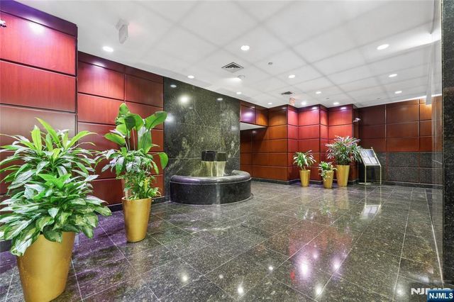 900 Palisade Avenue 20A, Fort Lee, NJ 07024