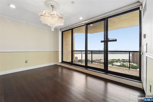 900 Palisade Avenue 20A, Fort Lee, NJ 07024