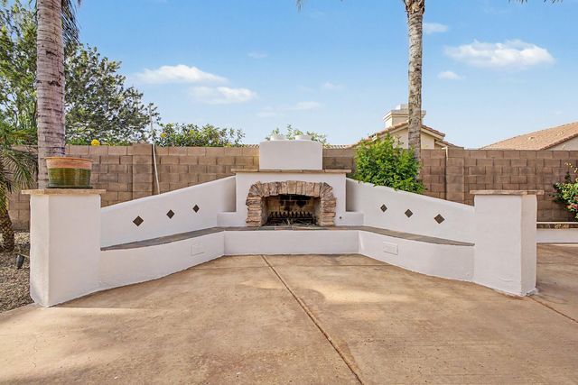 6772 W Sonnet Drive, Glendale, AZ 85308