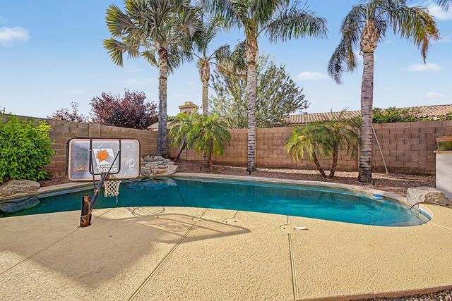 6772 W Sonnet Drive, Glendale, AZ 85308