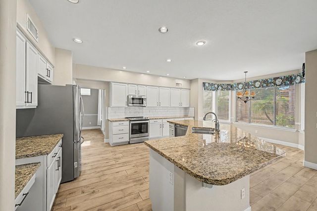 6772 W Sonnet Drive, Glendale, AZ 85308