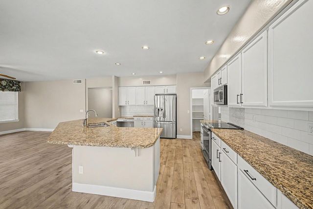 6772 W Sonnet Drive, Glendale, AZ 85308