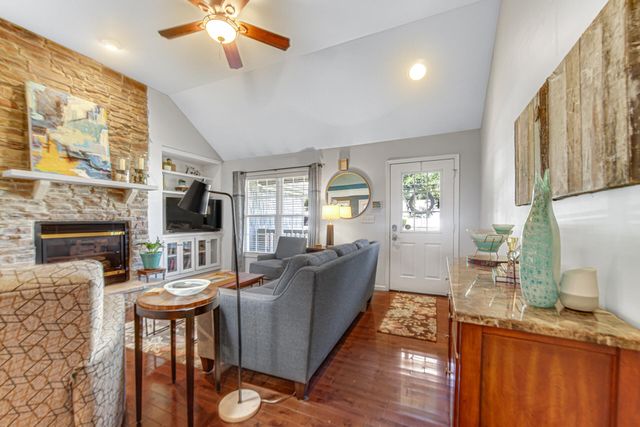 1806 Washington Street, Valparaiso, IN 46383