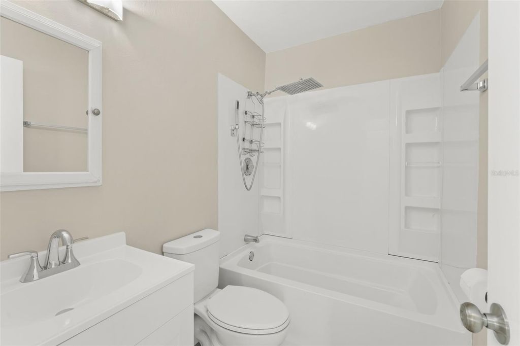 Image 15 of property listing at 7727 PERUGIA AVENUE, Orlando, FL 32819