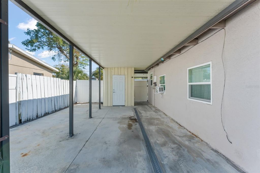 Image 32 of property listing at 7727 PERUGIA AVENUE, Orlando, FL 32819