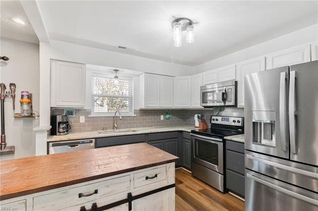 1721 Joplin LN, Virginia Beach, VA 23464