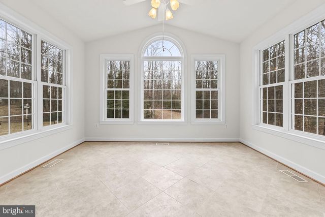 9290 GUNSTON RD, Welcome, MD 20693