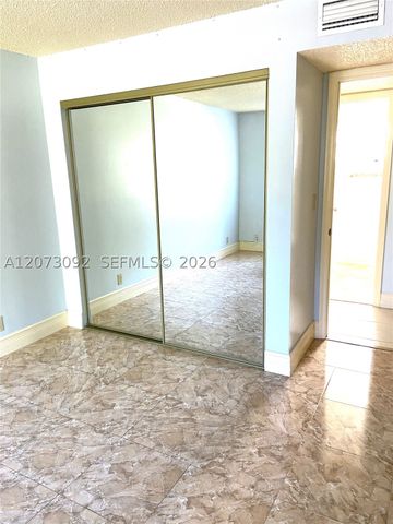7020 Nova Dr 209D, Davie, FL 33317