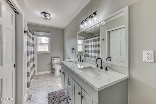 1036 Tennessee 91, Elizabethton, TN 37643