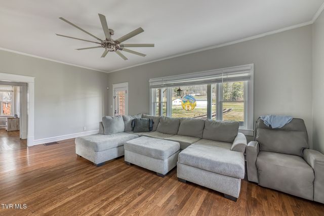 1036 Tennessee 91, Elizabethton, TN 37643