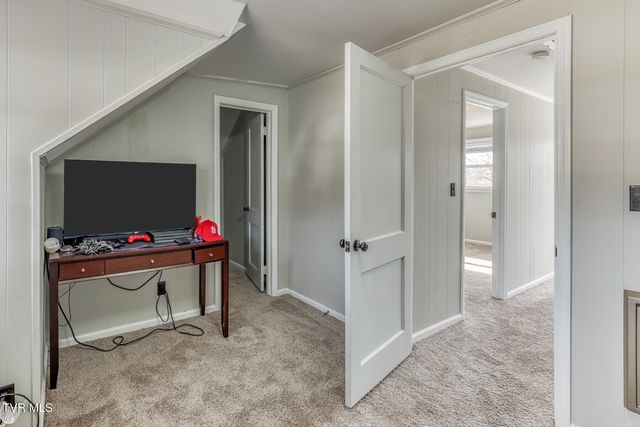 1036 Tennessee 91, Elizabethton, TN 37643