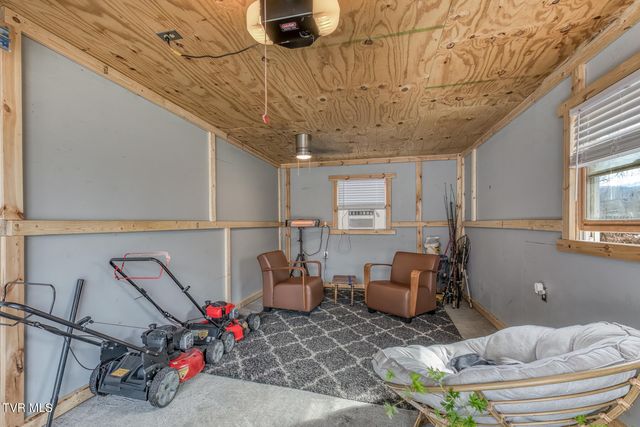 1036 Tennessee 91, Elizabethton, TN 37643