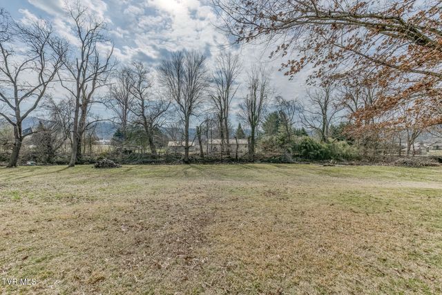 1036 Tennessee 91, Elizabethton, TN 37643