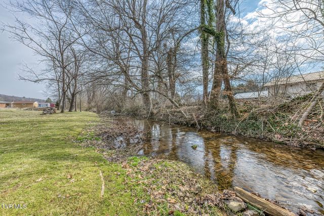 1036 Tennessee 91, Elizabethton, TN 37643