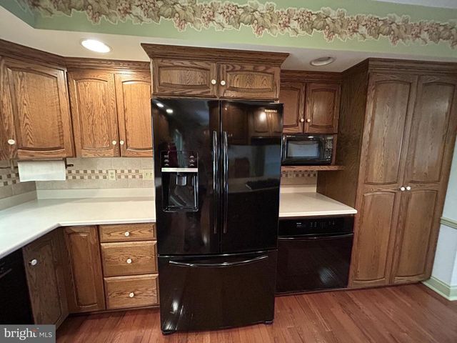 49 HILLSIDE RD, Hanover, PA 17331