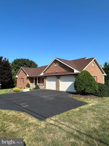 49 HILLSIDE RD, Hanover, PA 17331