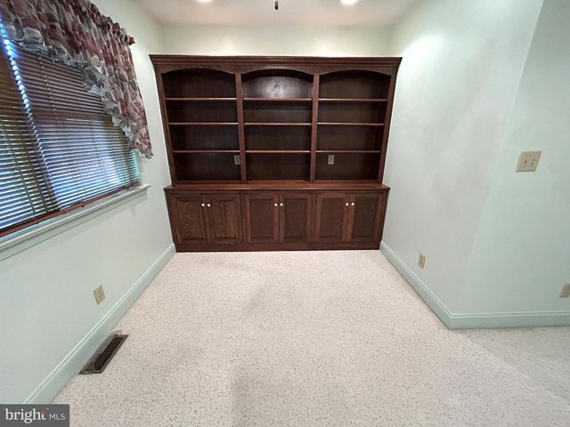 49 HILLSIDE RD, Hanover, PA 17331