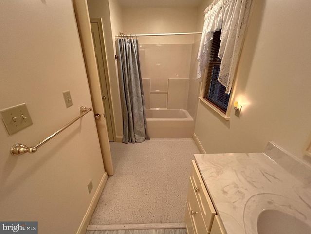 49 HILLSIDE RD, Hanover, PA 17331