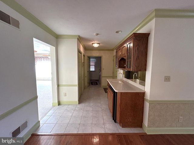 49 HILLSIDE RD, Hanover, PA 17331