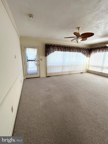 49 HILLSIDE RD, Hanover, PA 17331