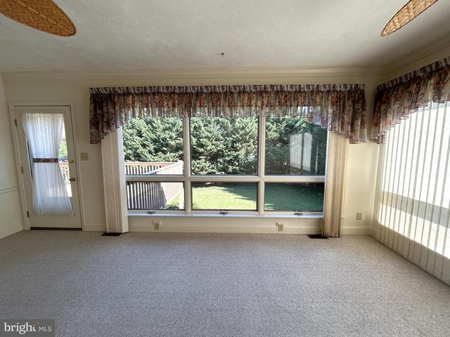 49 HILLSIDE RD, Hanover, PA 17331