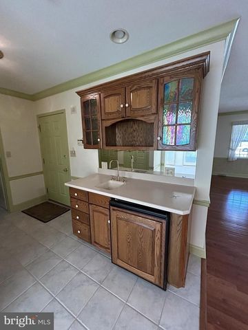 49 HILLSIDE RD, Hanover, PA 17331
