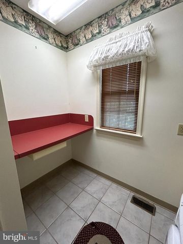 49 HILLSIDE RD, Hanover, PA 17331