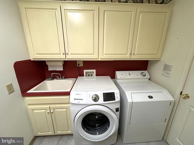 49 HILLSIDE RD, Hanover, PA 17331