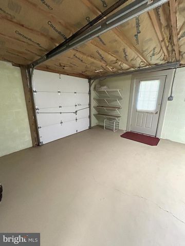 49 HILLSIDE RD, Hanover, PA 17331