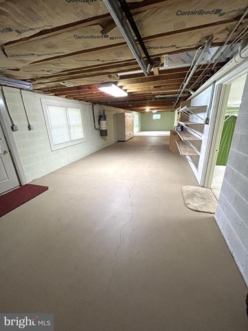 49 HILLSIDE RD, Hanover, PA 17331