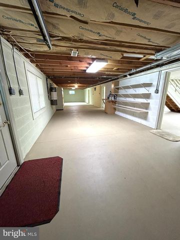 49 HILLSIDE RD, Hanover, PA 17331
