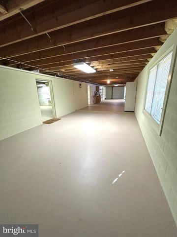 49 HILLSIDE RD, Hanover, PA 17331