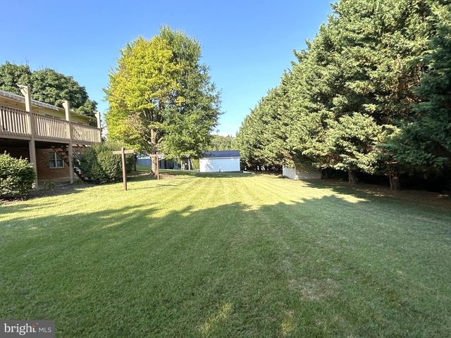 49 HILLSIDE RD, Hanover, PA 17331