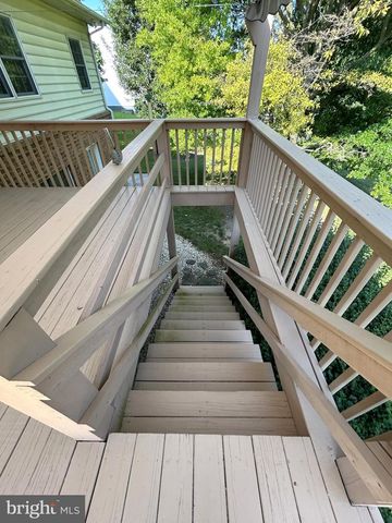 49 HILLSIDE RD, Hanover, PA 17331