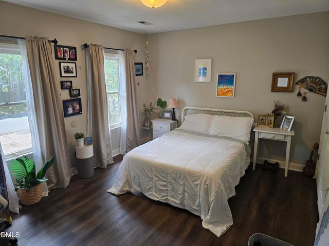 142 Edinborough Drive, Mebane, NC 27302
