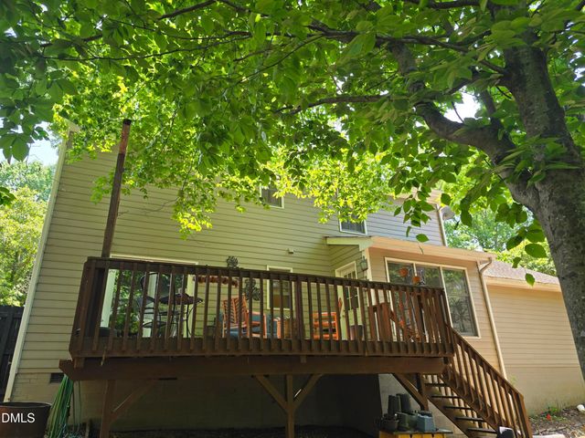 142 Edinborough Drive, Mebane, NC 27302