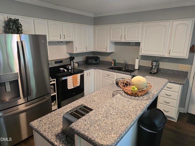 142 Edinborough Drive, Mebane, NC 27302