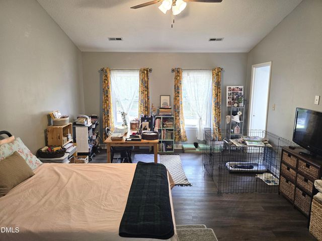 142 Edinborough Drive, Mebane, NC 27302