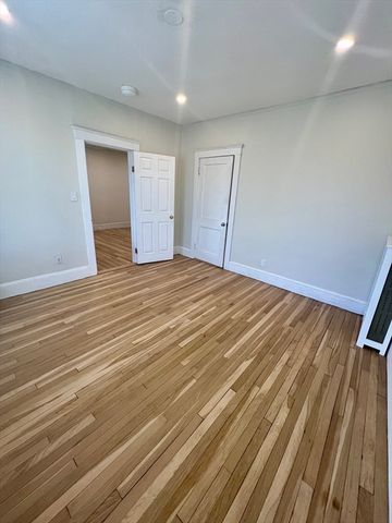 26 Chiswick Rd 13, Boston, MA 02135