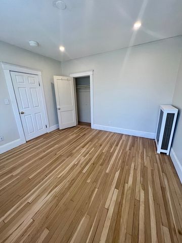 26 Chiswick Rd 13, Boston, MA 02135