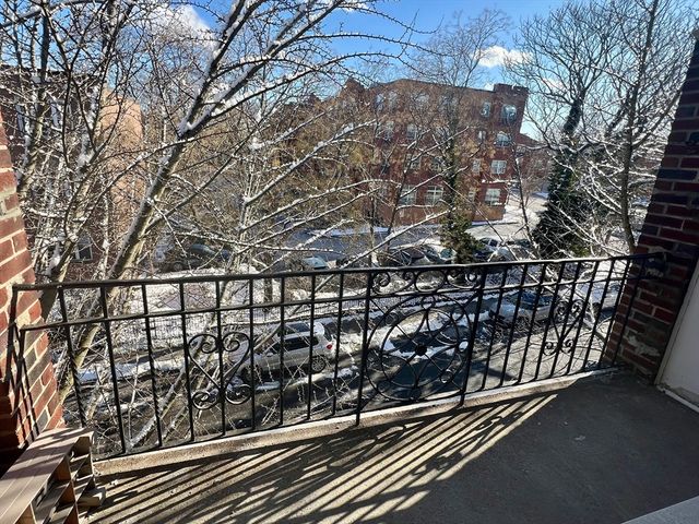 26 Chiswick Rd 13, Boston, MA 02135