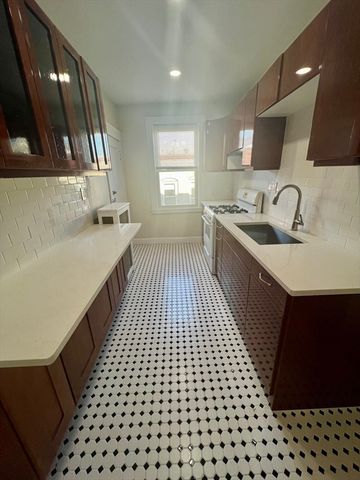 26 Chiswick Rd 13, Boston, MA 02135